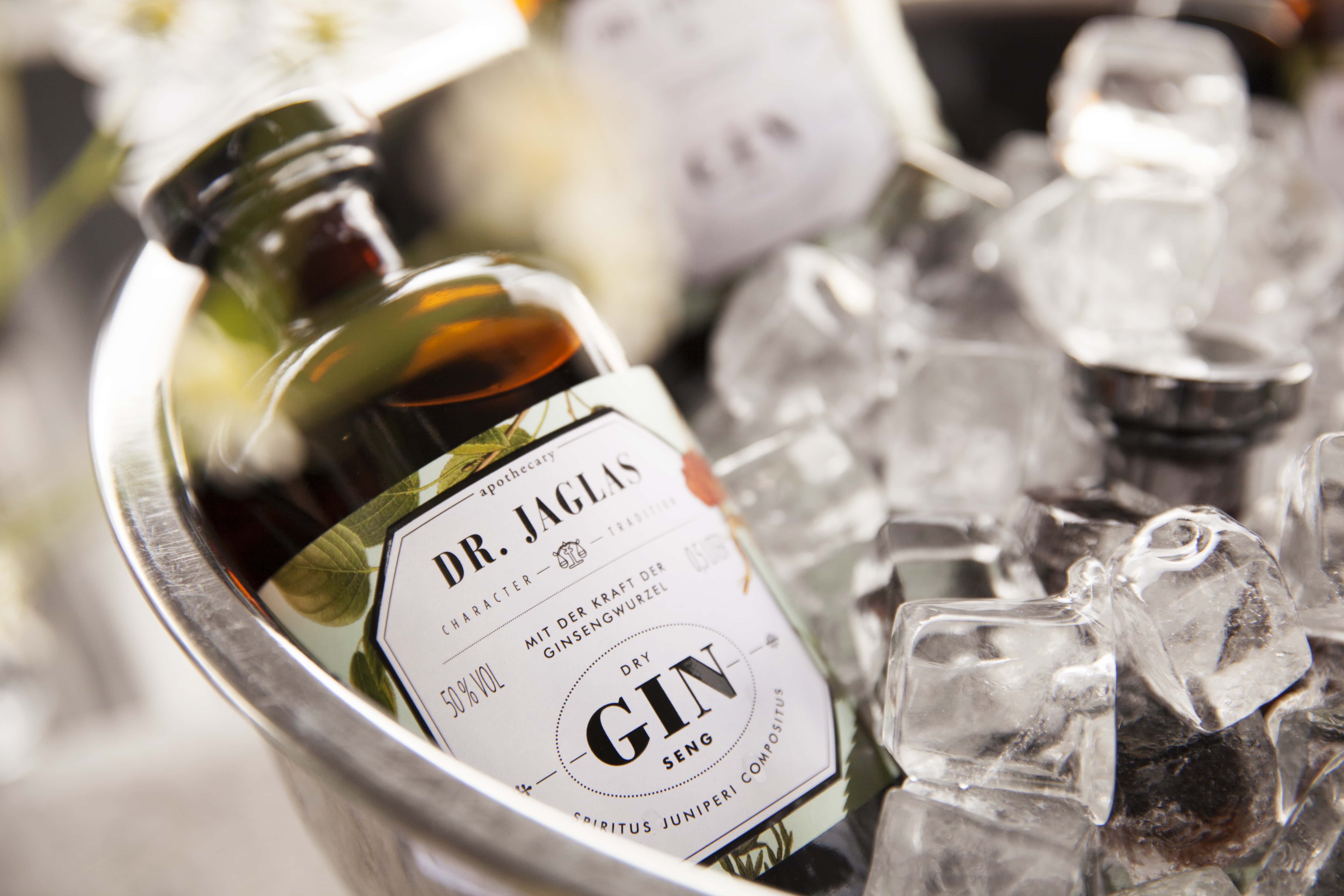 Dry Gin mit Ginseng – Navy Gin 