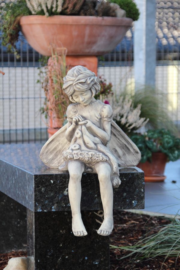 Gartenskulptur Flower Fairy Rainfarn